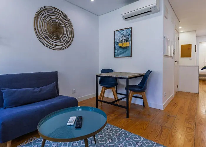 Charming In Bairro Alto By Lovelystay شقة