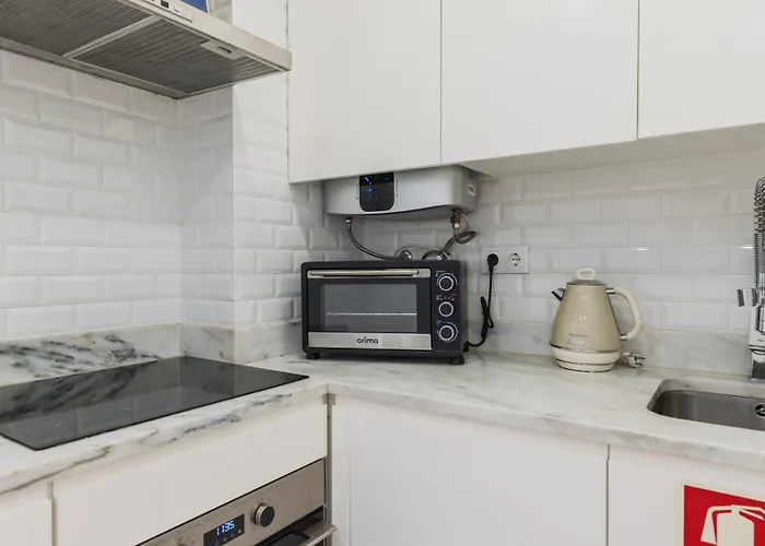 Charming In Bairro Alto By Lovelystay *